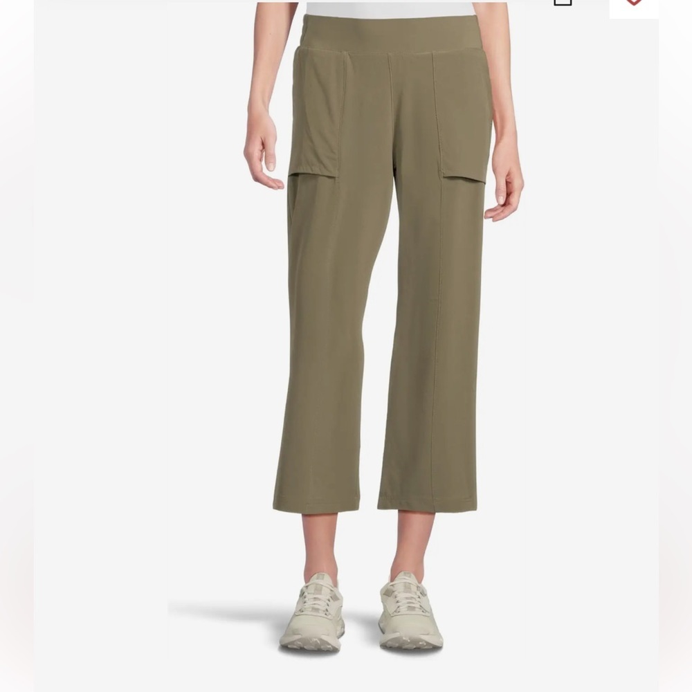 Columbia sz L relaxed fit wide leg capri in light olive green NWT